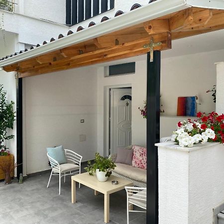 Lr Apartments Sarandë エクステリア 写真