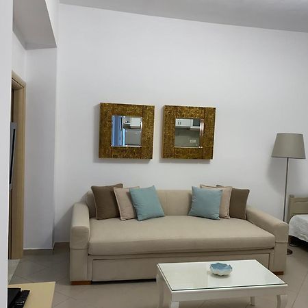 Lr Apartments Sarandë エクステリア 写真