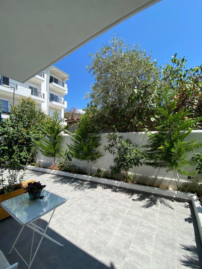 Lr Apartments Sarandë エクステリア 写真