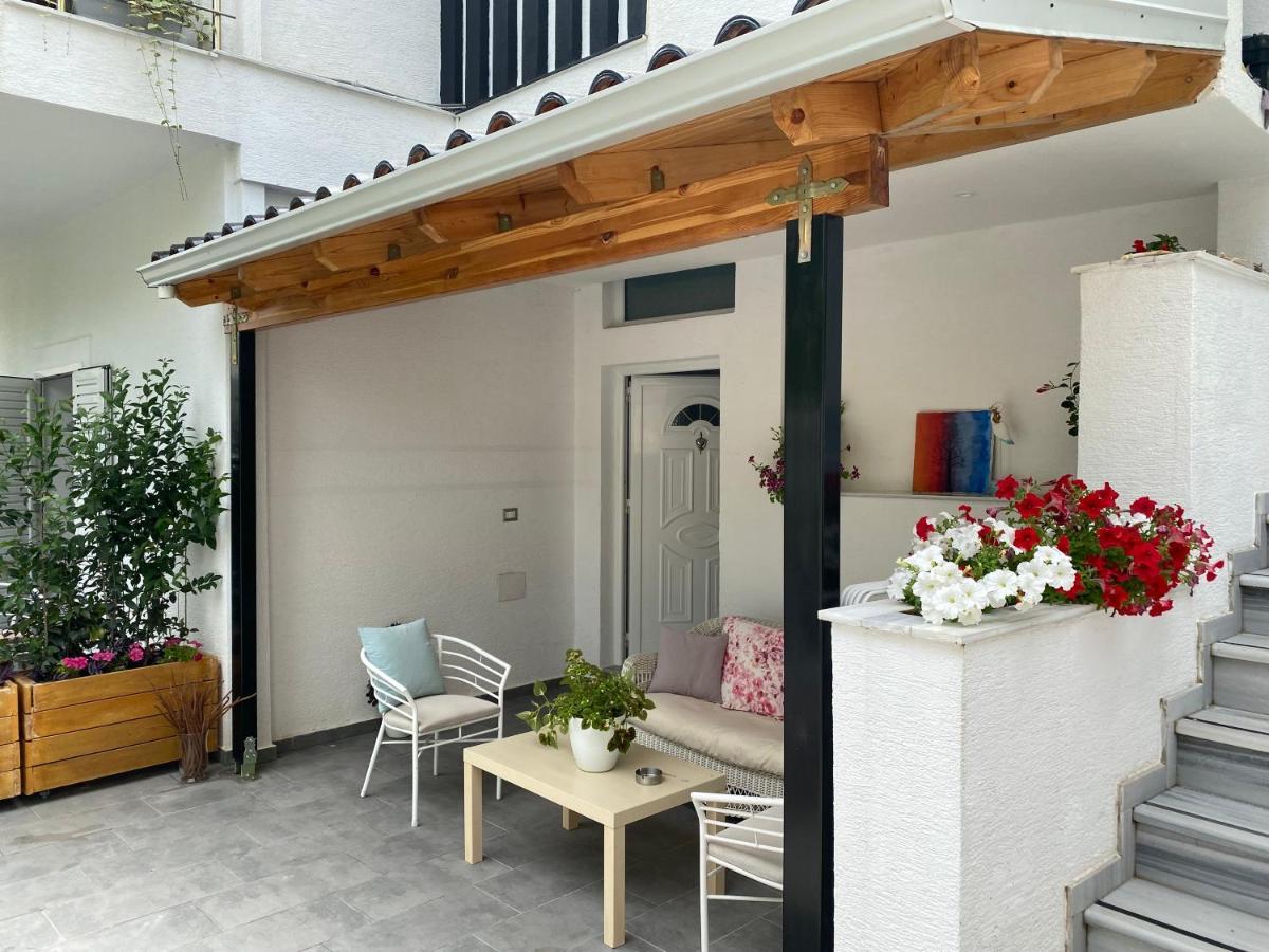 Lr Apartments Sarandë エクステリア 写真