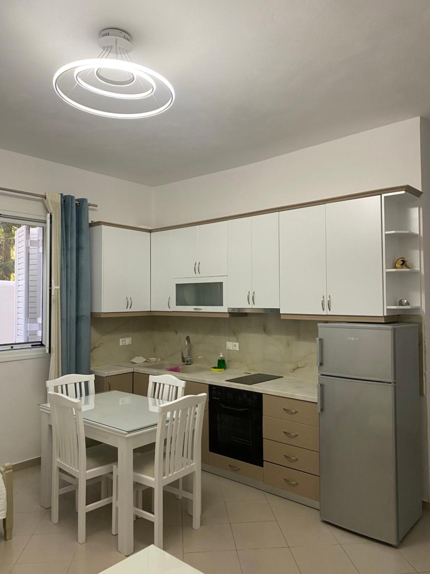 Lr Apartments Sarandë エクステリア 写真