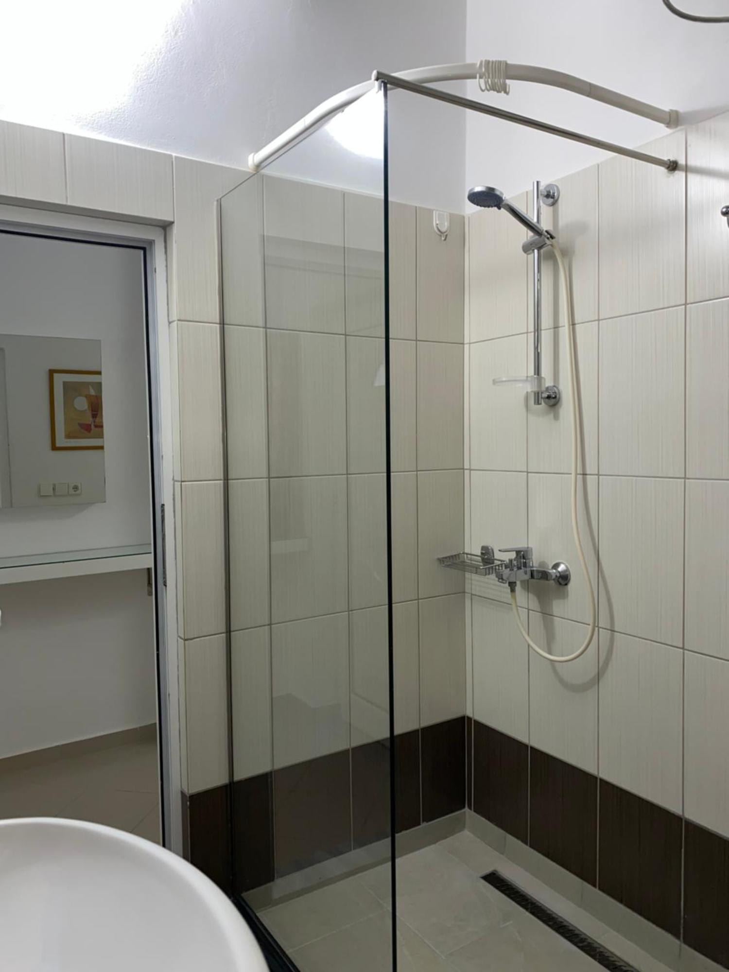 Lr Apartments Sarandë エクステリア 写真